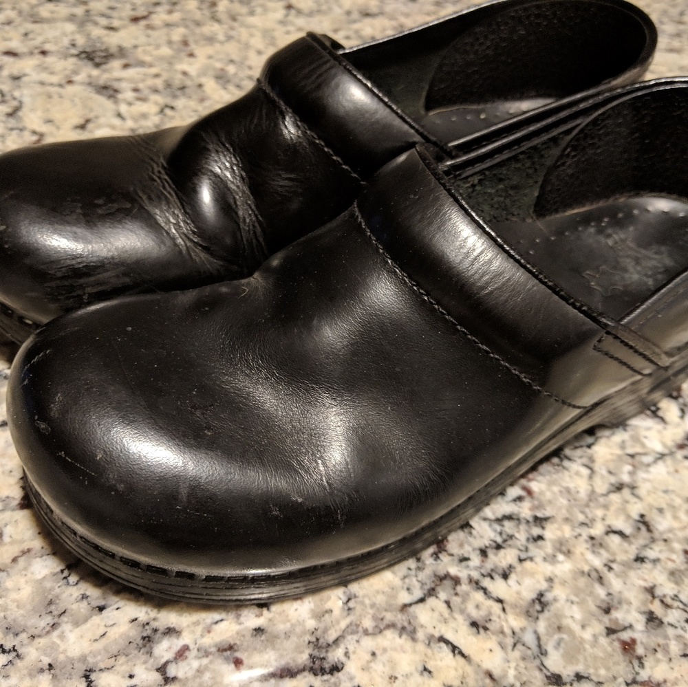 Black Dansko Clogs - 42 - Great Shape!
